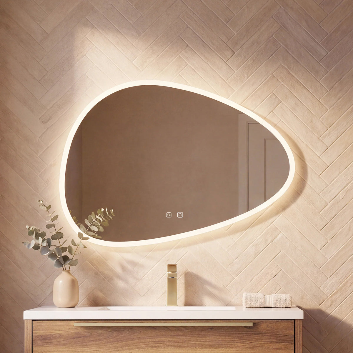 Felix 32″ Lighted Mirror