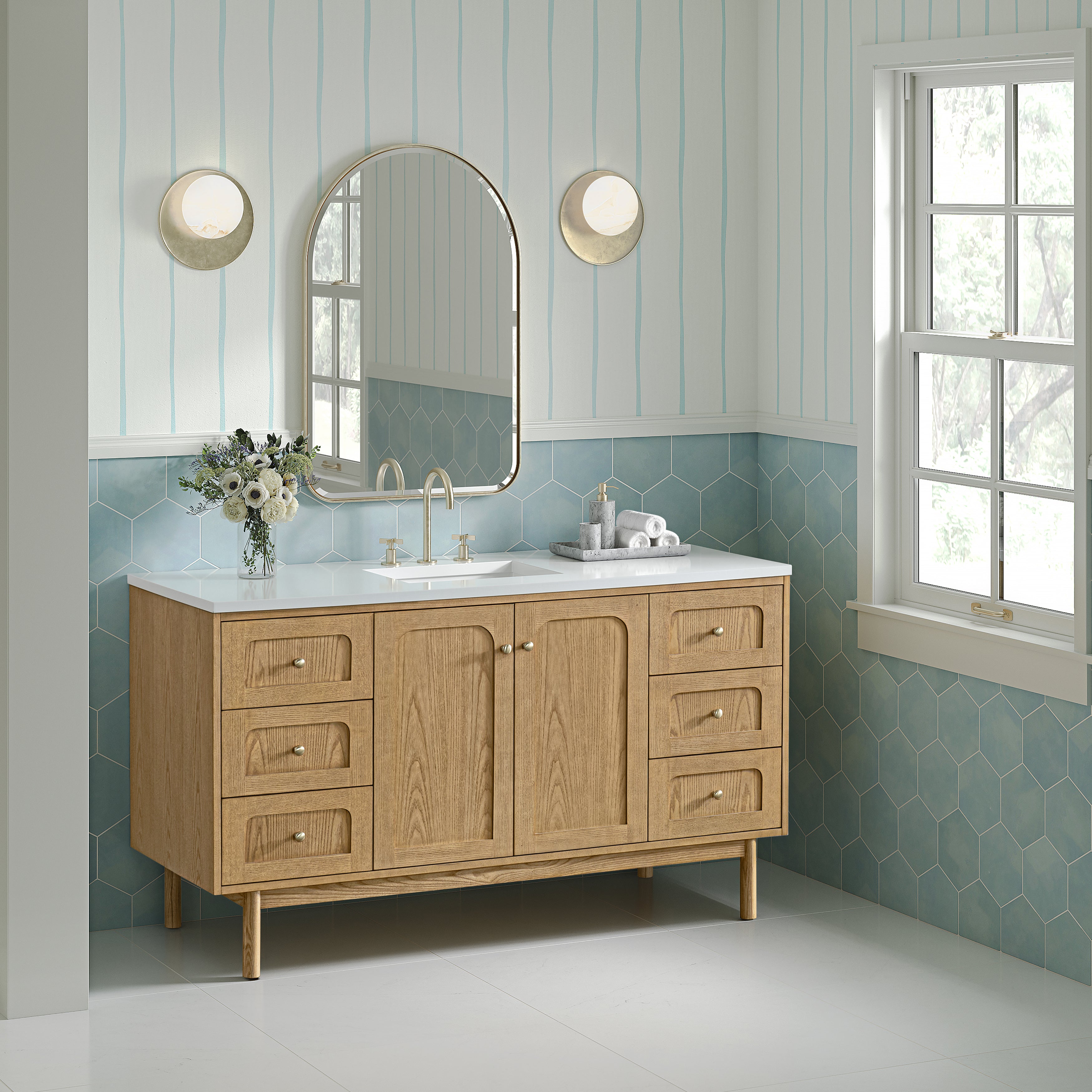 Rohe 24" Arched Mirror