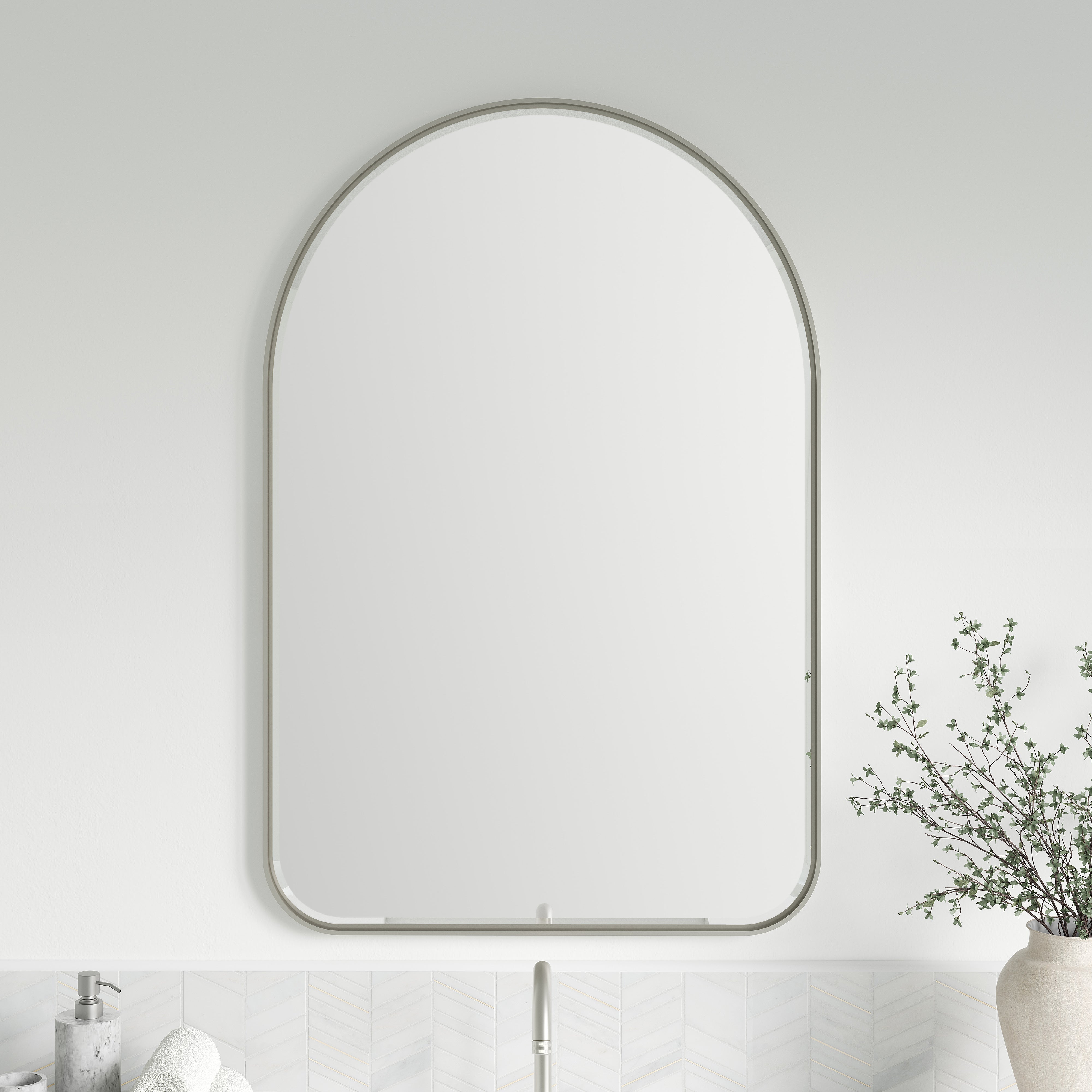 Rohe 24" Arched Mirror