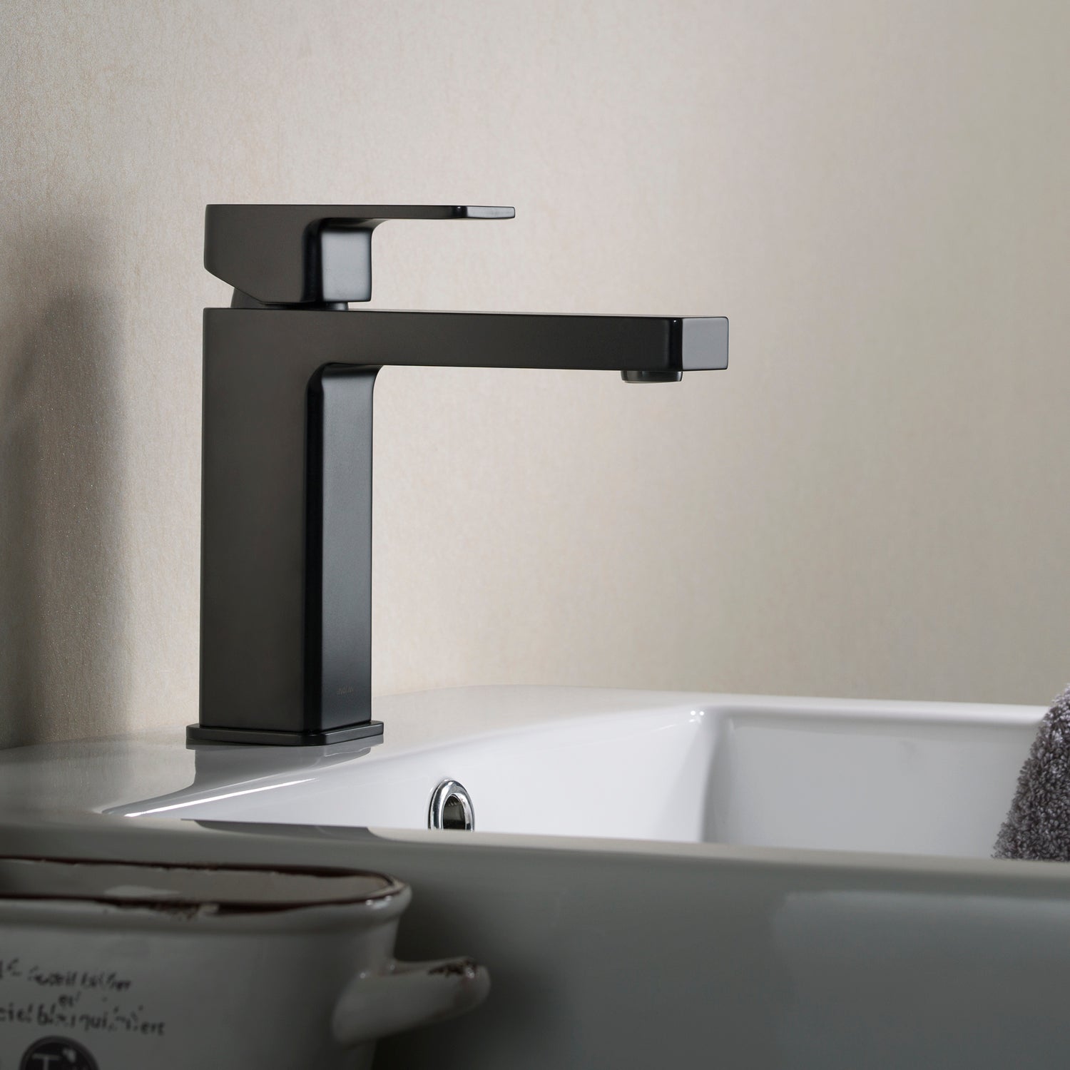 Nelson Faucet - Single Hole